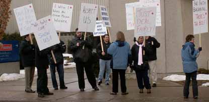 Ian Stewart photo: Information picket