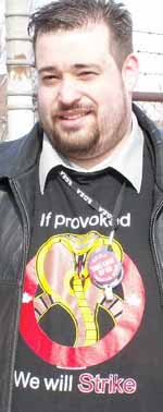 Ian Stewart photo: the famous "cobra" T-shirt