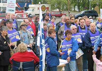 Tom Ludwig photo: Wal-Mart protest